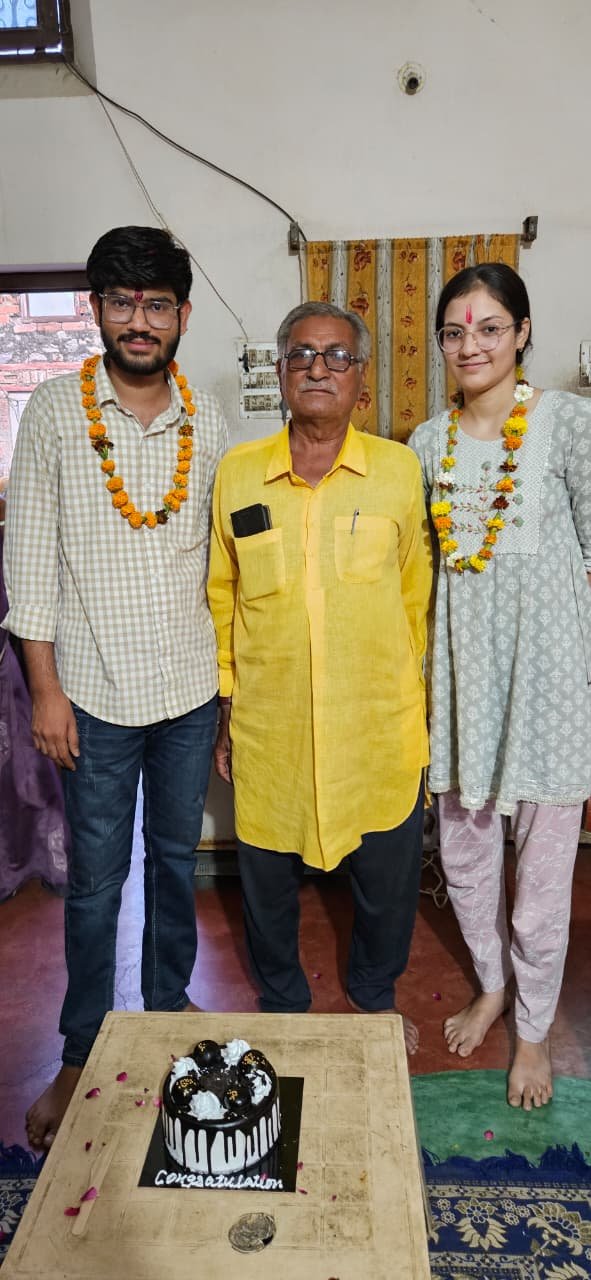 बाड़ी निवासी वैभव पांडिया तथा शिप्रा को 12 वि में 89 तथा 84% अंक…, बाड़ी निवासी वैभव पांडिया तथा शिप्रा को 12 वि में 89 तथा 84% अंक…,